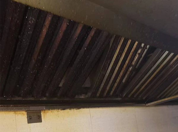 襄陽市谷城縣某工廠油煙機(jī)清洗